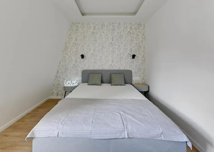 Jasne Studia Victus Blisko Plazy By Noclegi Renters